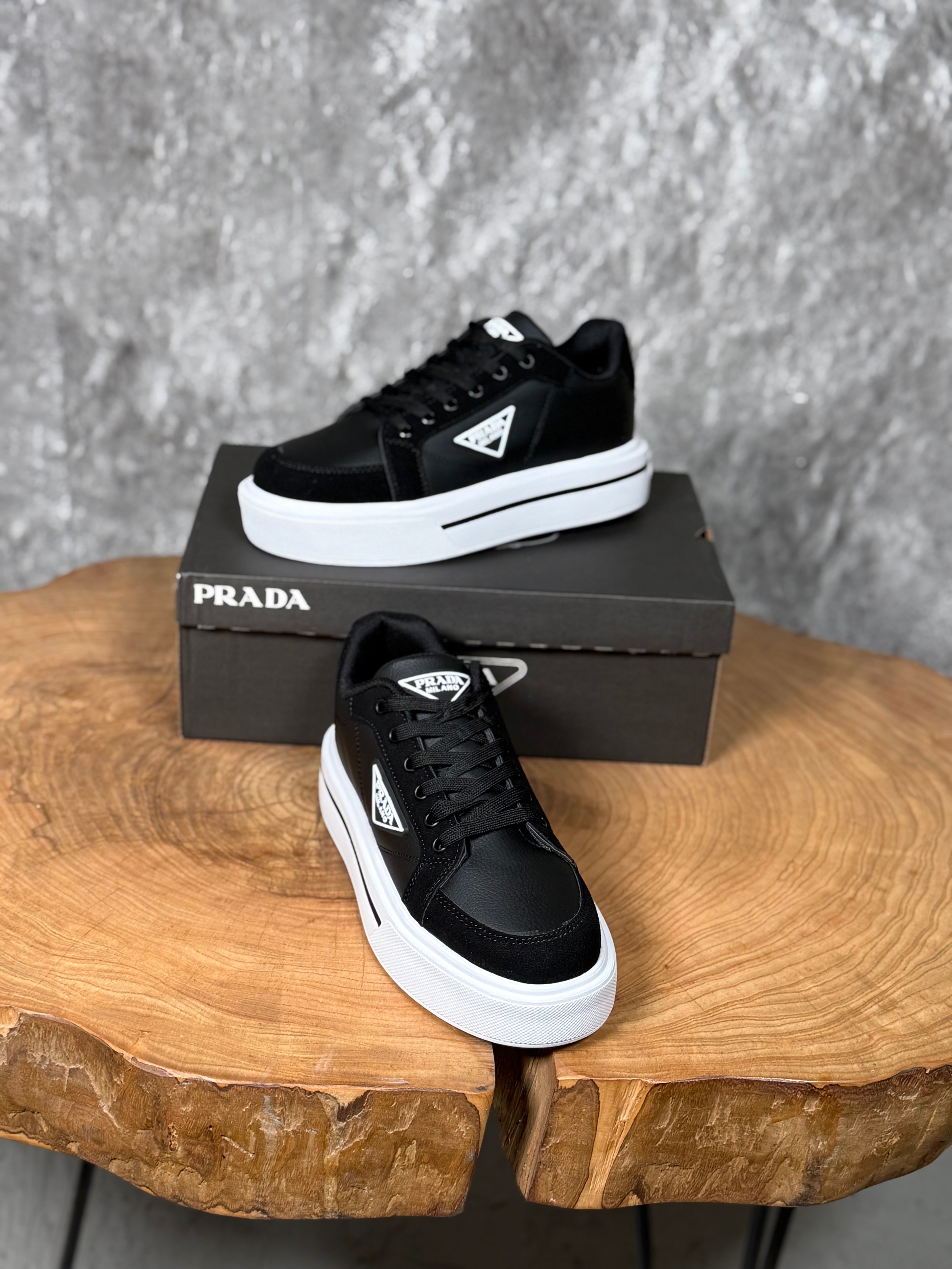 PRADA YENİ SEZON MODEL