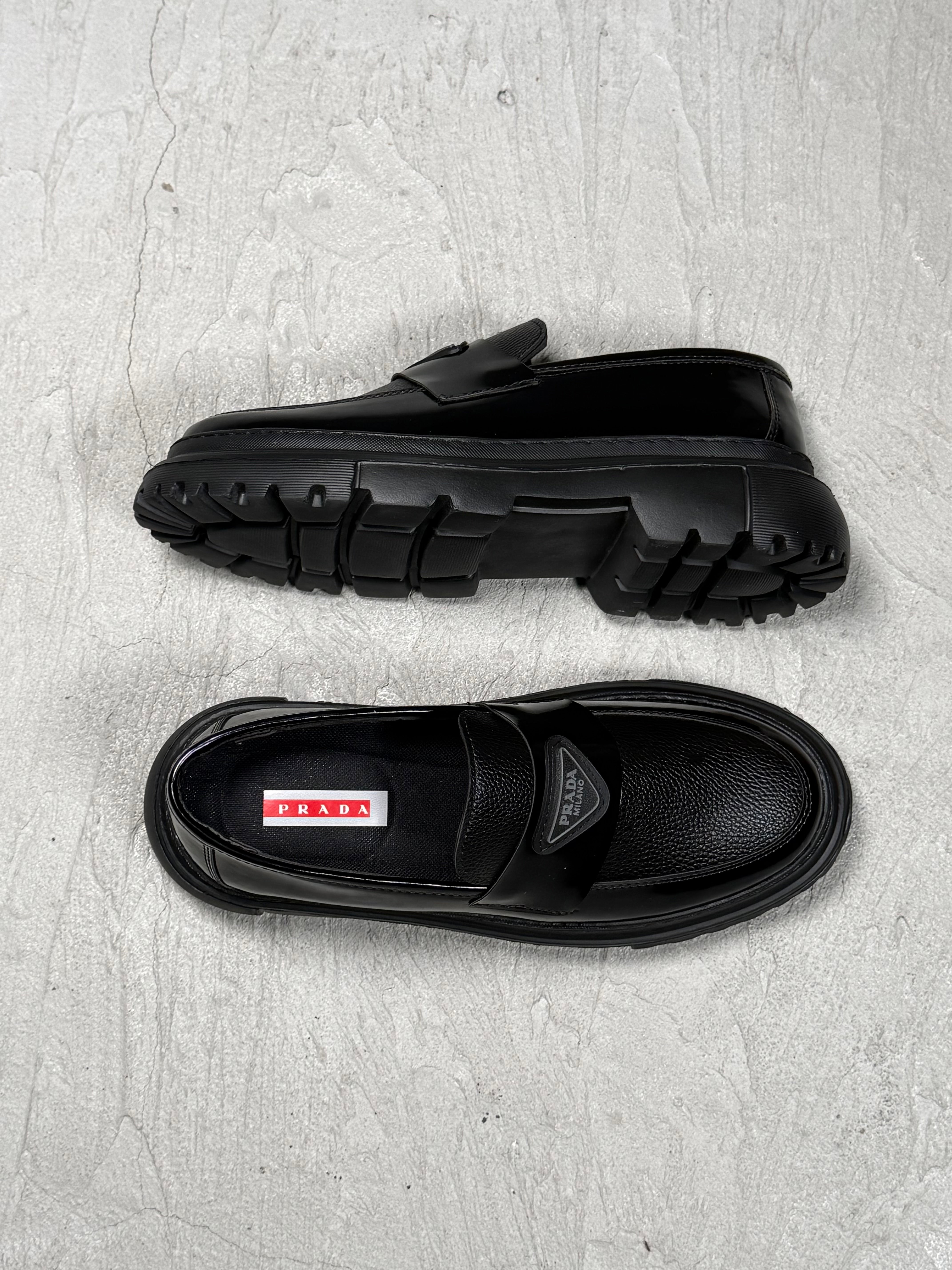 PRADA KLASİK RUGAN İTHAL MODEL
