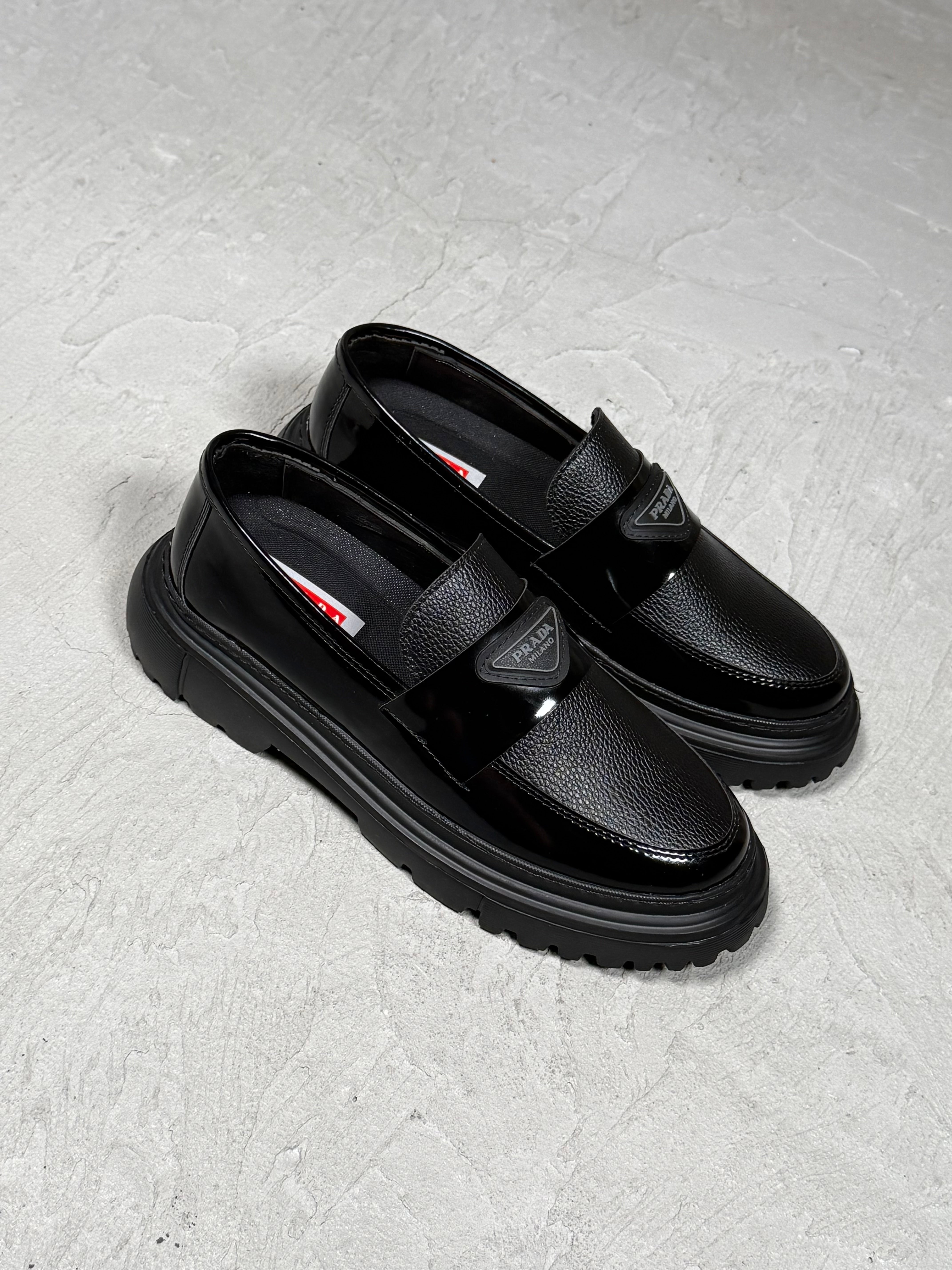 PRADA KLASİK RUGAN İTHAL MODEL