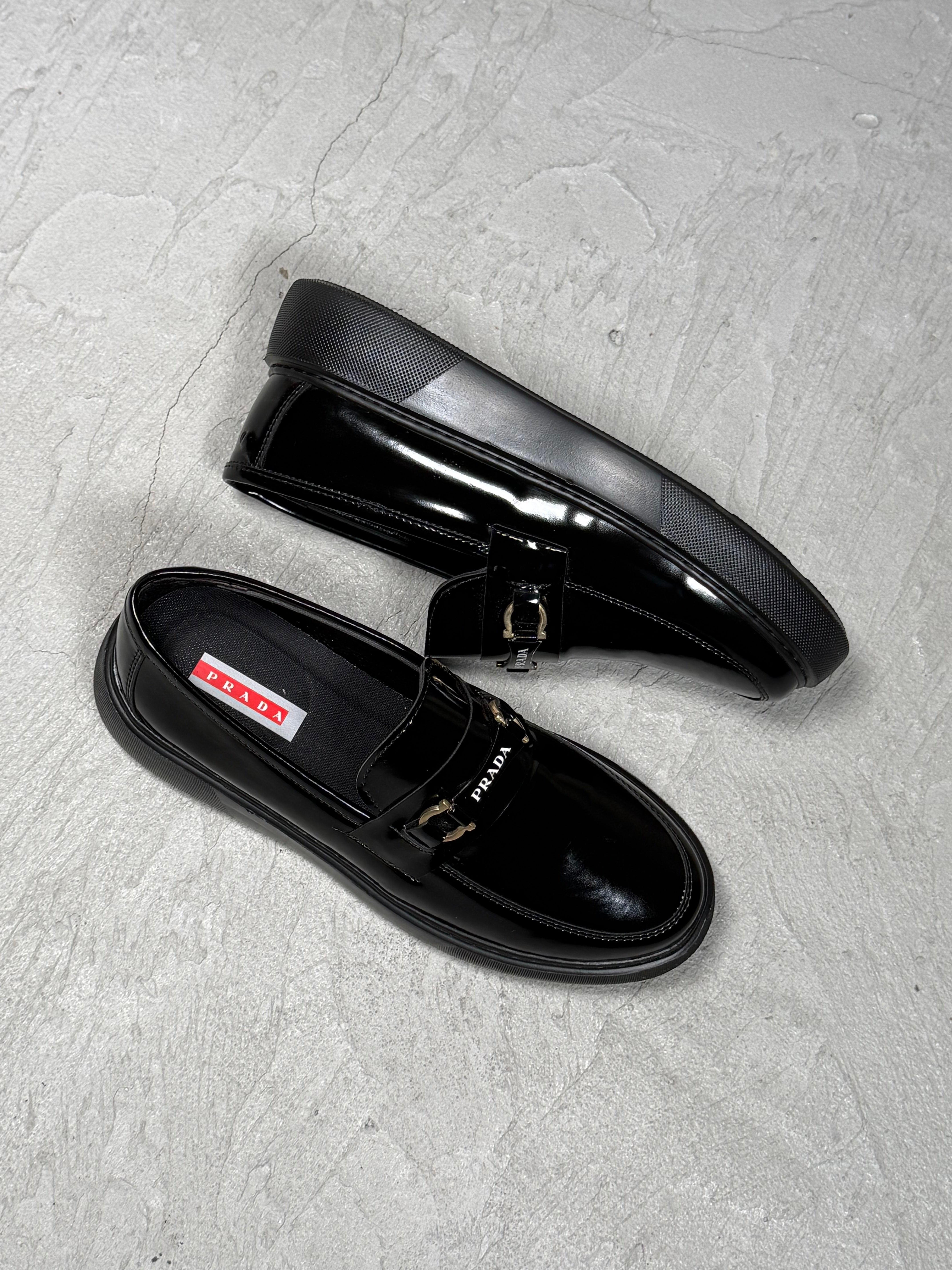 PRADA RUGAN LEOFER MODEL