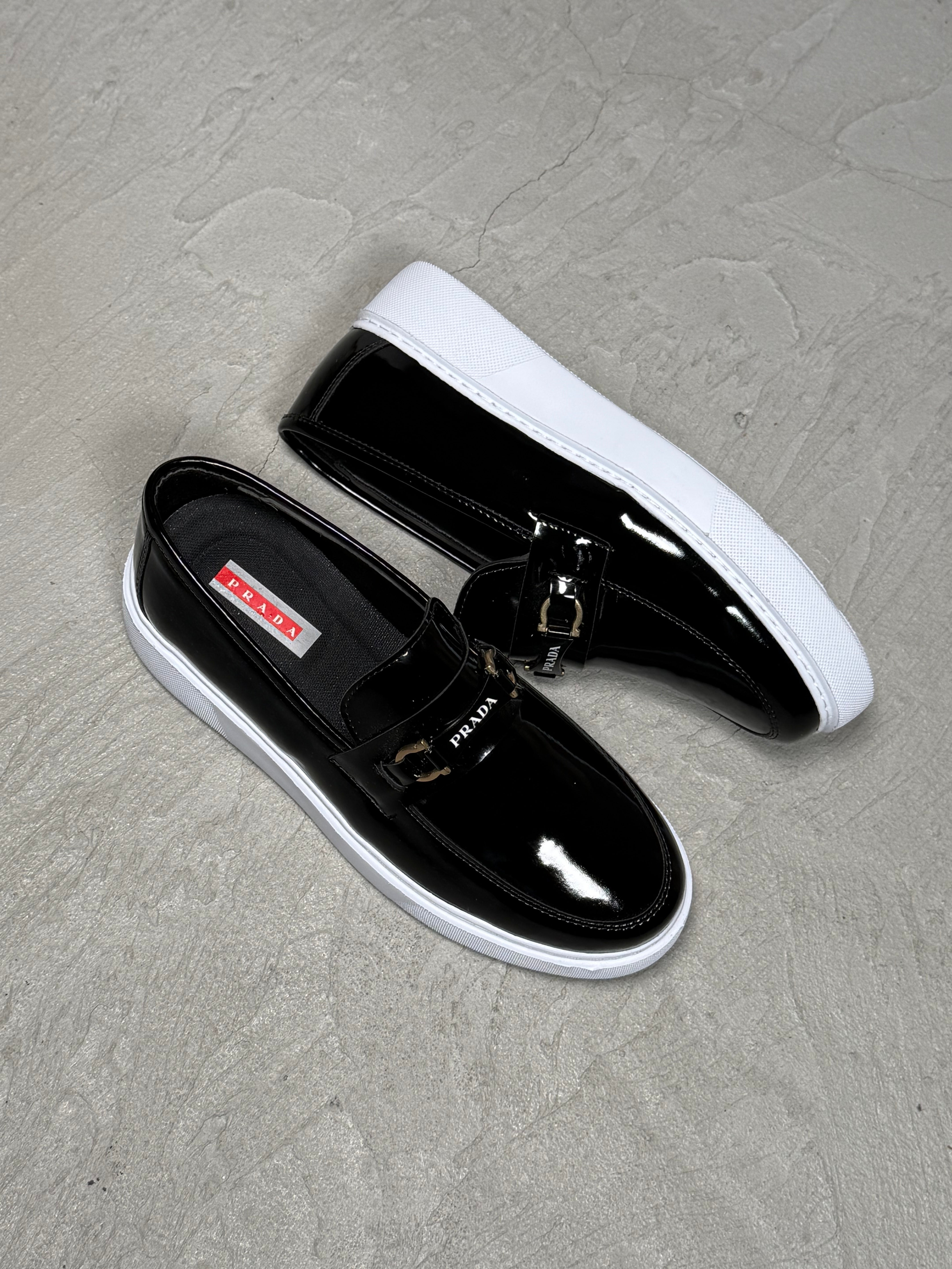 PRADA RUGAN LEOFER CASUAL MODEL