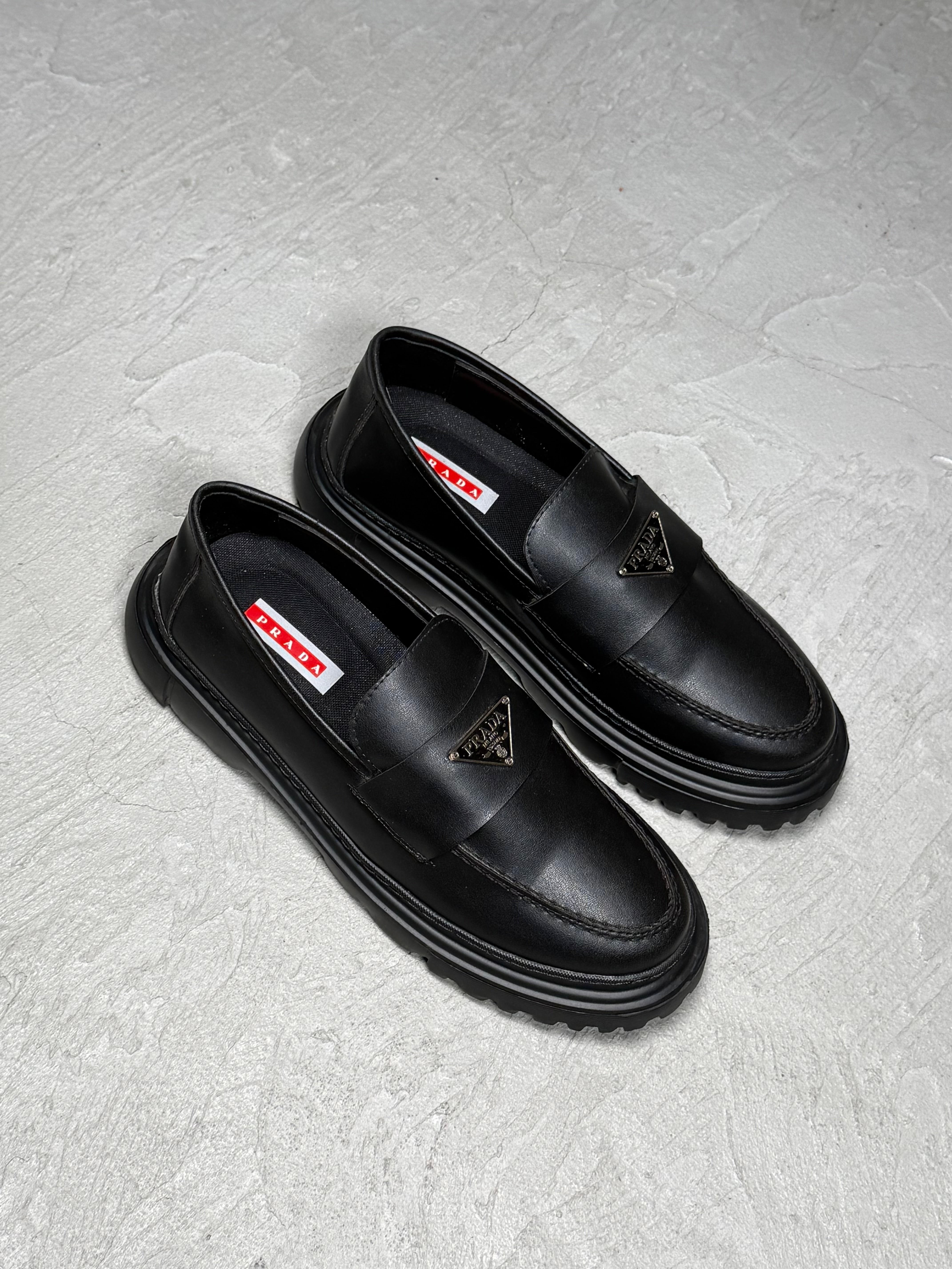 PRADA CASUAL SİYAH MAT DERİ İTHAL MODEL