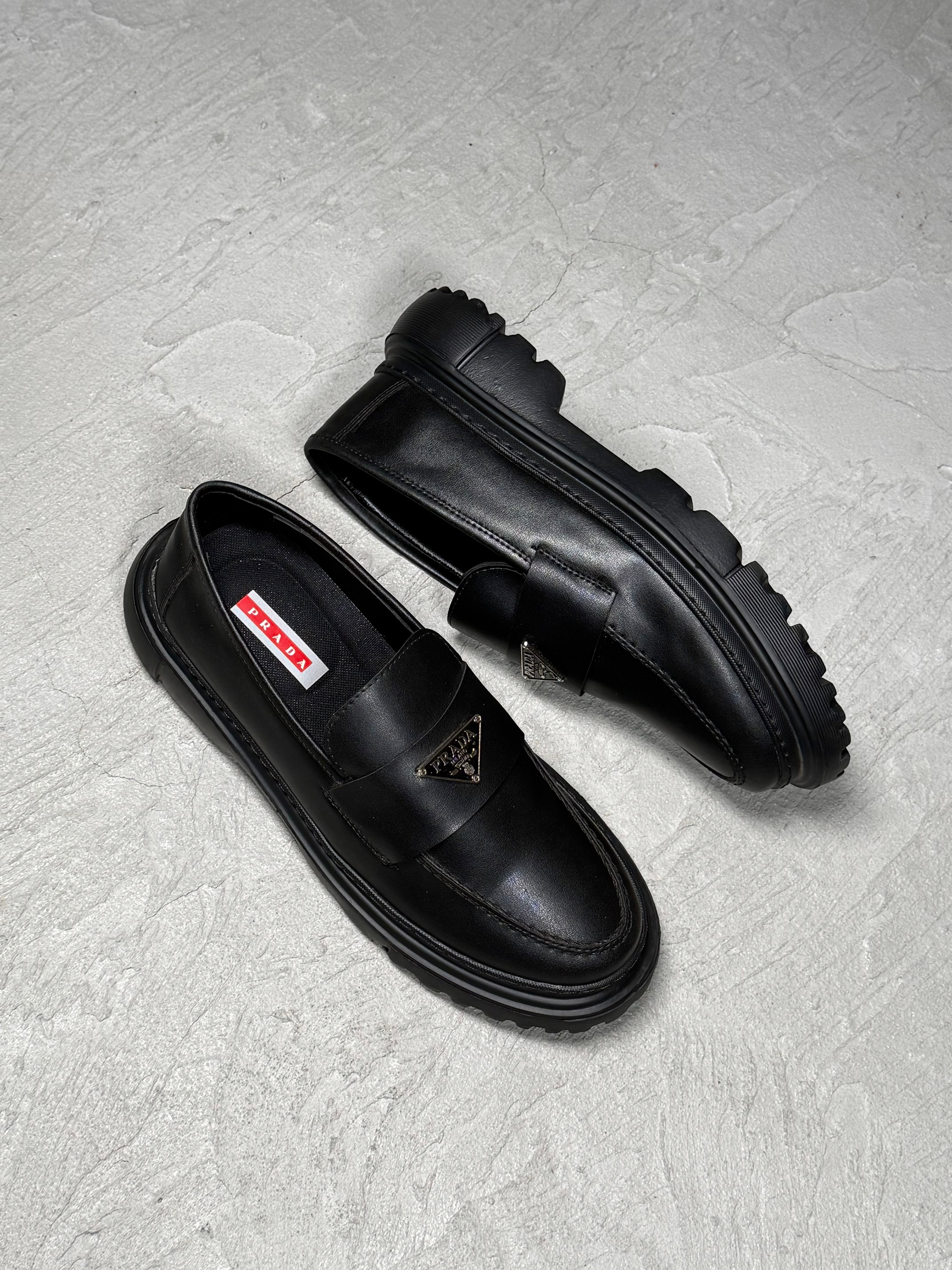 PRADA CASUAL SİYAH MAT DERİ İTHAL MODEL